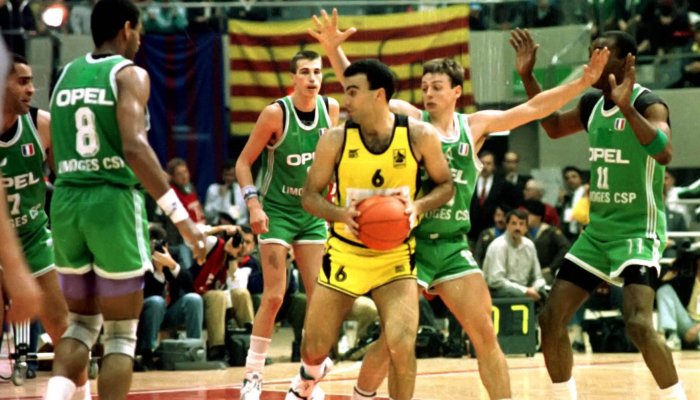 Δεν τα άλλαξε ποτέ: Ο λόγος που ο Γκάλης προτιμούσε τα παπούτσια που όλοι οι άλλοι σνόμπαραν