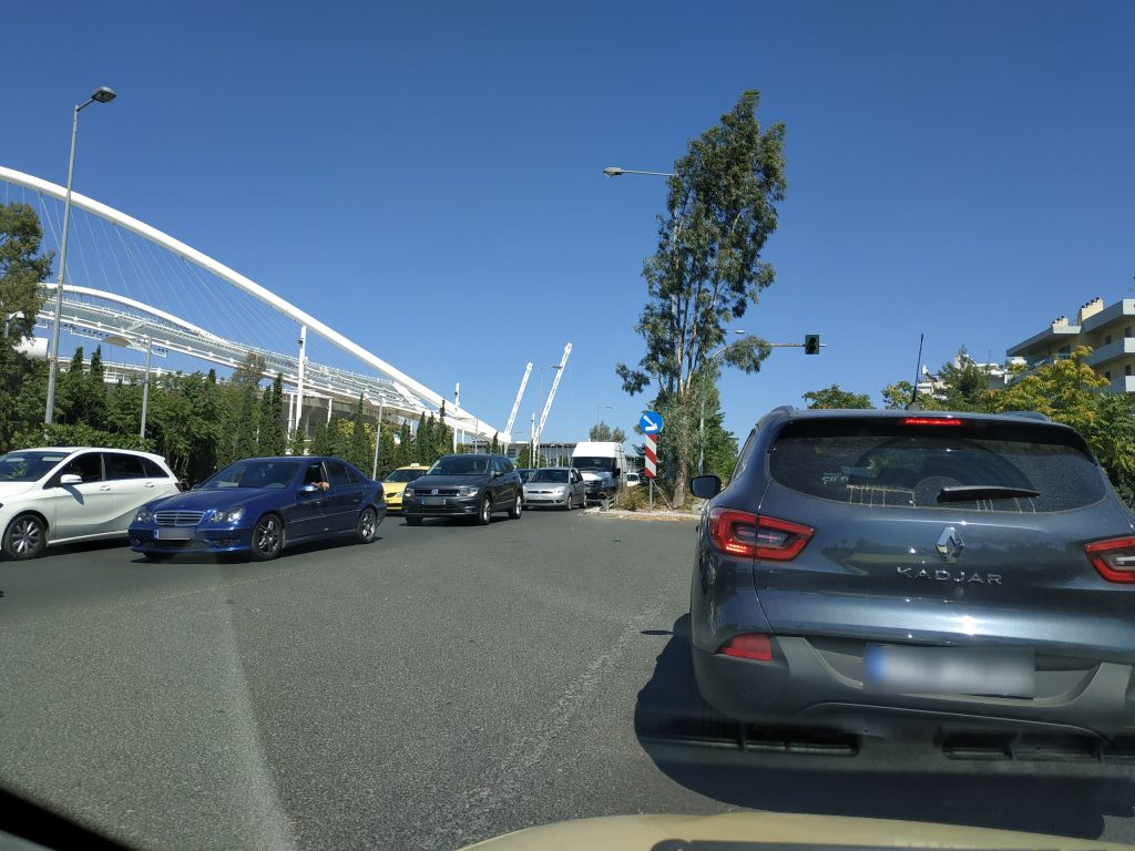 Σεισμός και αυτοκίνητο: Τι πρέπει να κάνετε αν ο Εγκέλαδος σας βρει στο δρόμο