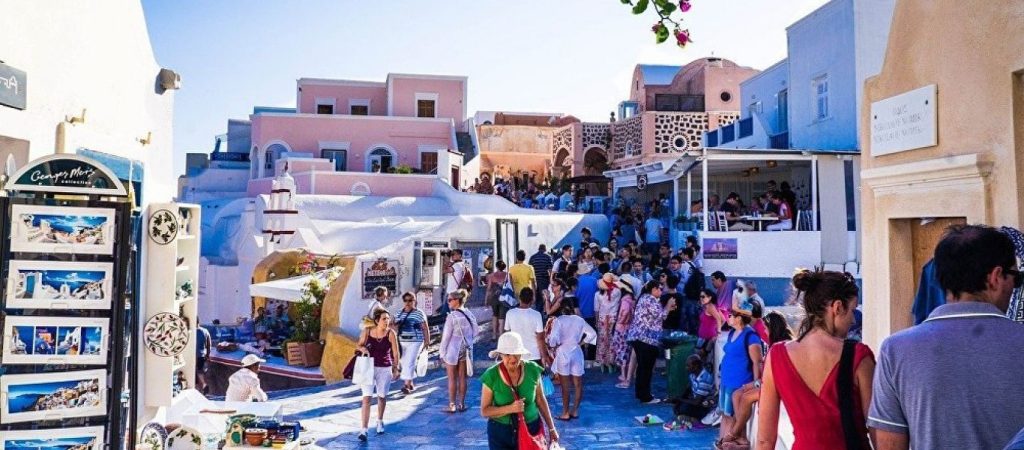 Wiener Zeitung: «Ακμάζει ο τουρισμός της Ελλάδας» – Tο 2019 θα είναι η καλύτερη χρονιά όλων των εποχών