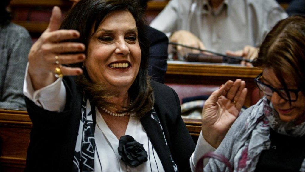 Θεοδώρα Μεγαλοοικονόμου: «Το 1994 μας πήραν 20 εκατομμύρια ευρώ – Τότε έφτασα 102 κιλά και άρχισα να καπνίζω» (βίντεο)