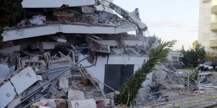 Σεισμός στην Αλβανία: Μετρούν τις πληγές τους – Στους 45 οι νεκροί και 900 οι τραυματίες