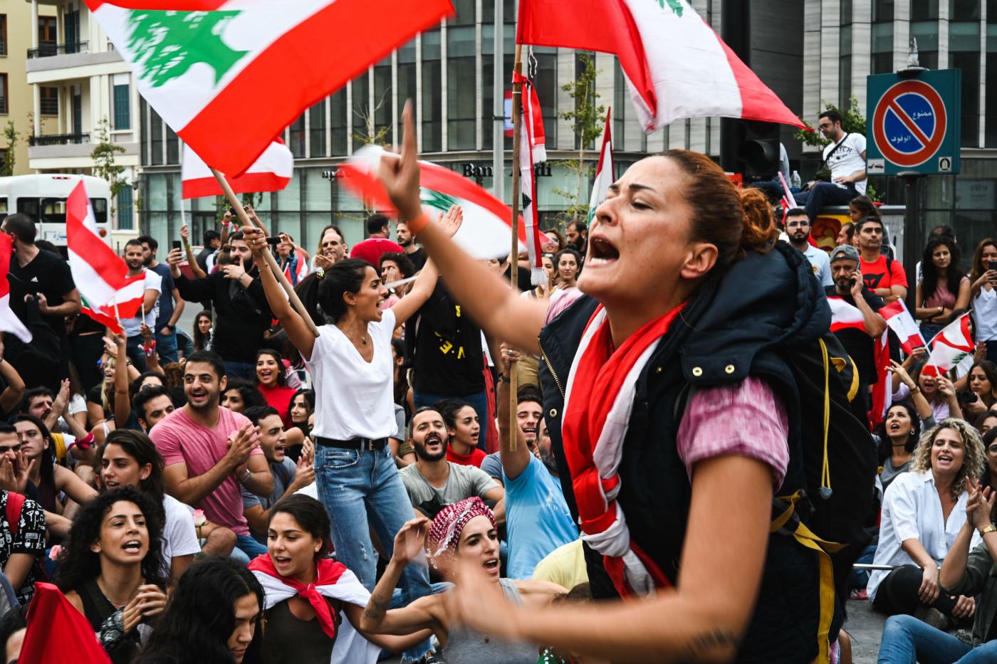 Κρίση στον Λίβανο: Ελλείψεις καυσίμων – Χάος και νέες διαδηλώσεις κατά της κυβέρνησης