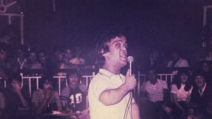 «Συχώρα μας, φίλε Τάκη»: Ο ξεχασμένος γίγαντας της ζωής που έφυγε ζητώντας μια τελευταία χάρη