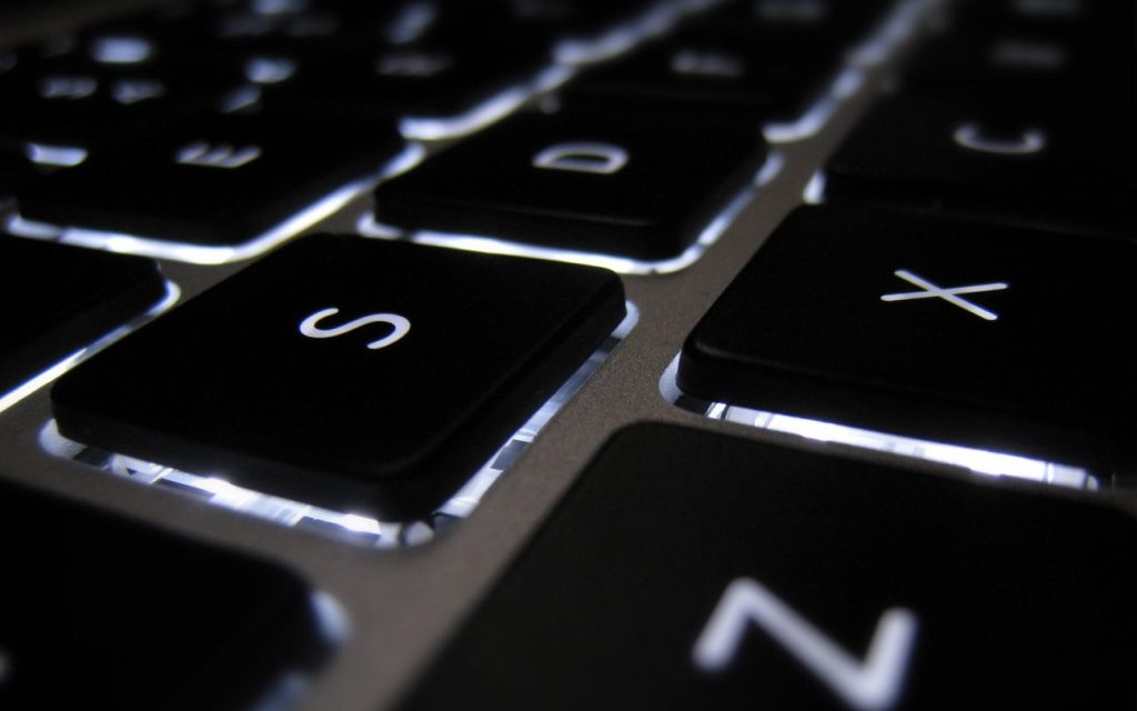 Εσύ το ήξερες; – Γιατί τα γράμματα στο πληκτρολόγιο δεν είναι με αλφαβητική σειρά; (βίντεο)