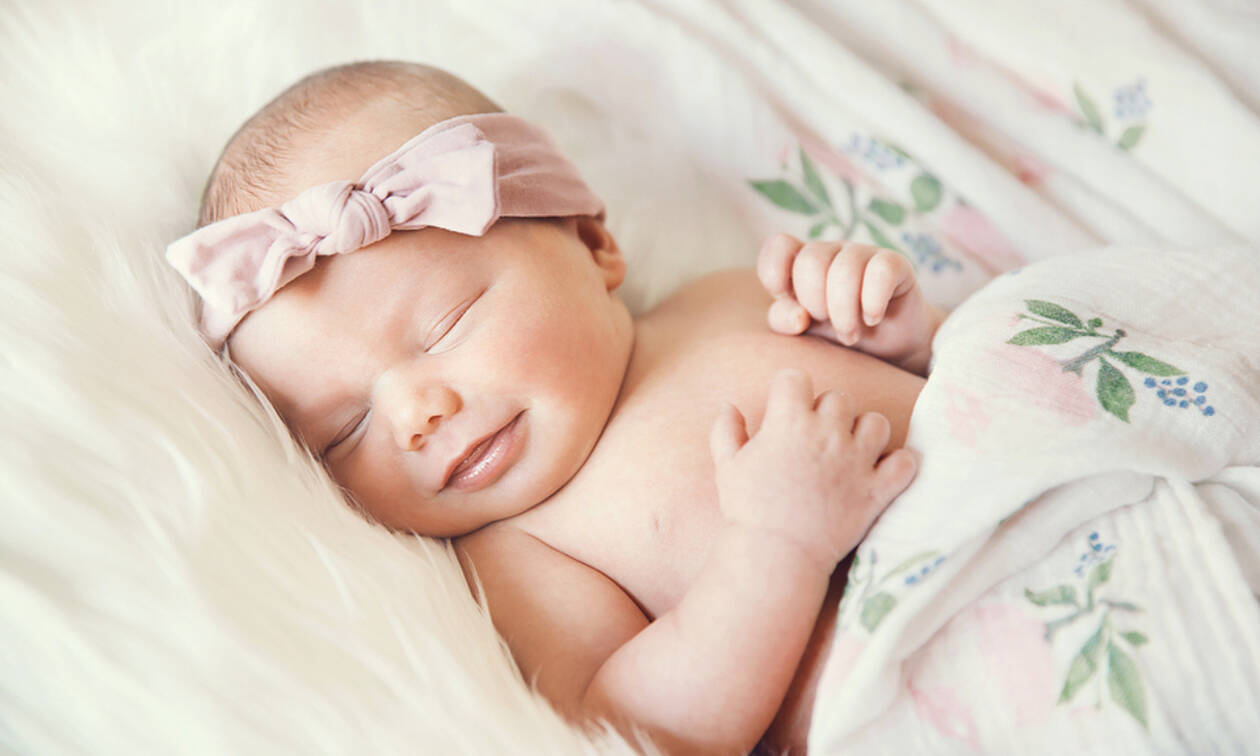 Ποια λέξη βοηθάει τα μωρά να αναπτύξουν το χιούμορ τους;