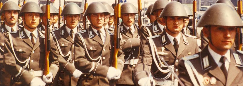«Εθνικός Λαϊκός Στρατός»: Ήταν ο Στρατός της Α. Γερμανίας η συνέχεια της Βέρμαχτ;