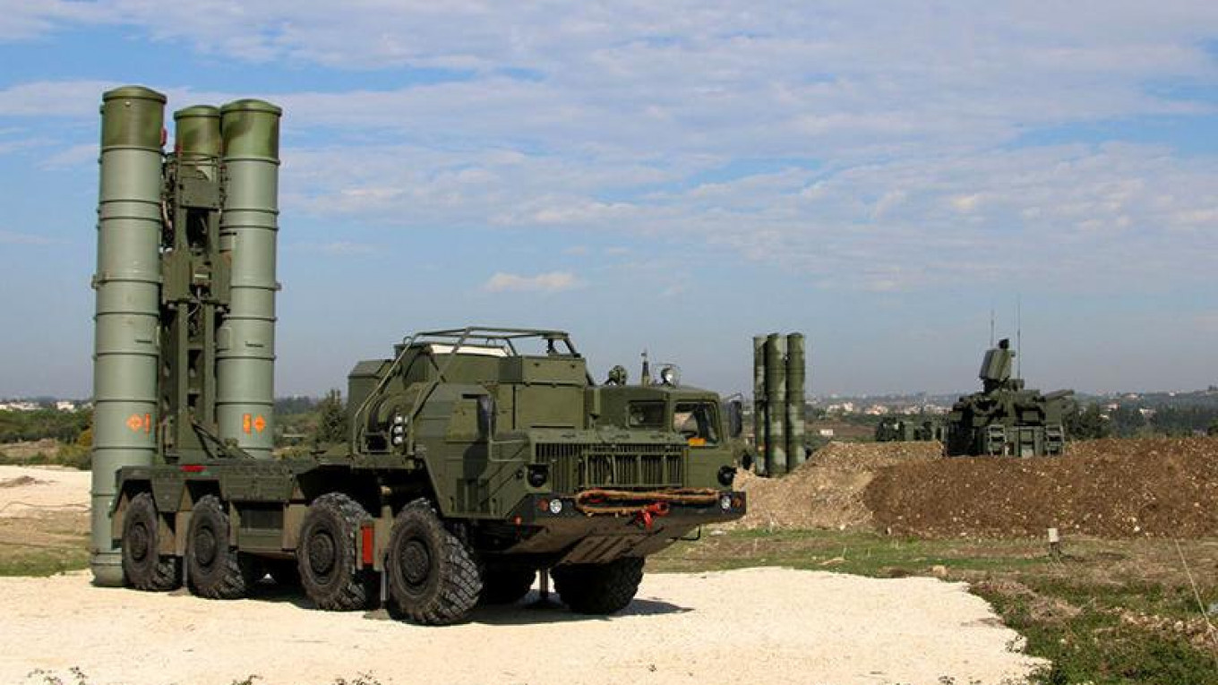 Άγκυρα: «Οι S-400 θα ενισχύσουν το ΝΑΤΟ» – Ακόμα προσπαθούν να συνέλθουν στην Συμμαχία