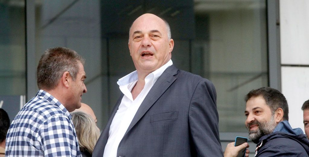 Ο Α.Κούγιας έστειλε… δωράκι στον Α.Μπέο – Η τούρτα «έκπληξη» (φώτο)