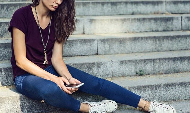 Τα κορίτσια κινδυνεύουν περισσότερο από κατάθλιψη σε σχέση με τα αγόρια