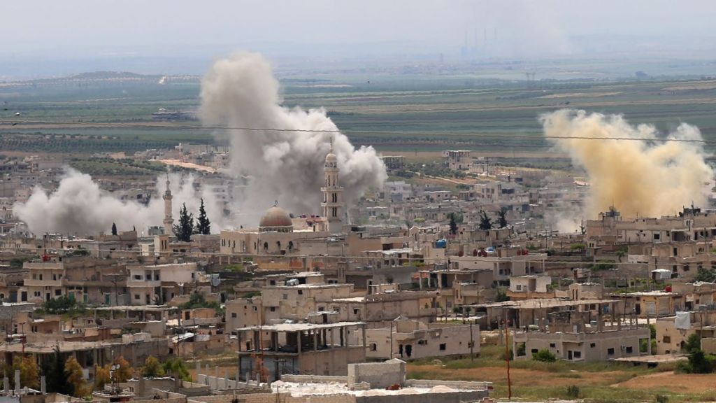 Συρία: Συνεχίζονται οι επιθέσεις στην πόλη Ιντλίμπ – Τουλάχιστον 10 άμαχοι σκοτώθηκαν