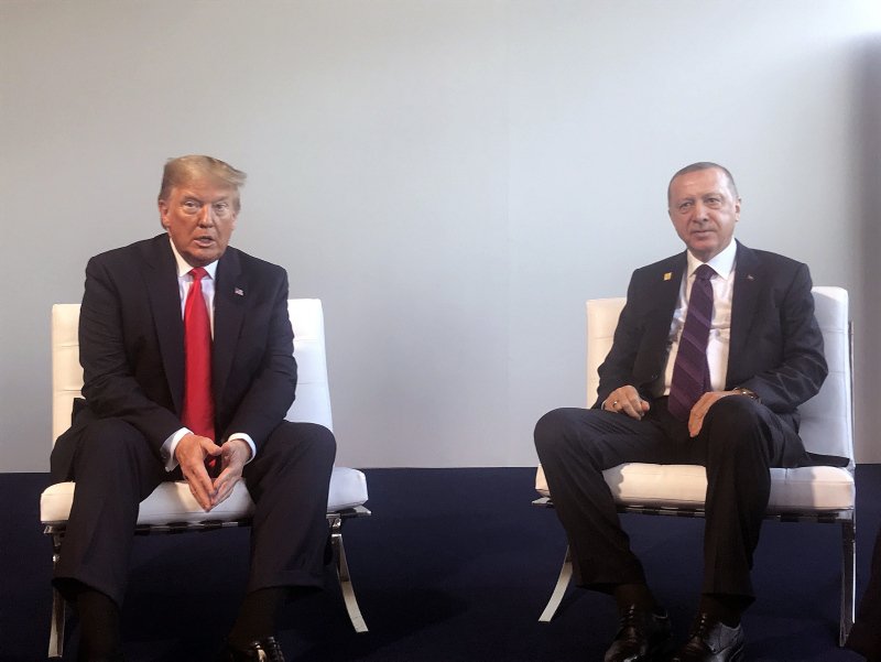 Έκτακτη συνάντηση Ντ.Τραμπ με Ρ.Τ.Ερντογάν στο περιθώριο της συνόδου του ΝΑΤΟ: «Συζήτησαν για ενεργειακά θέματα»