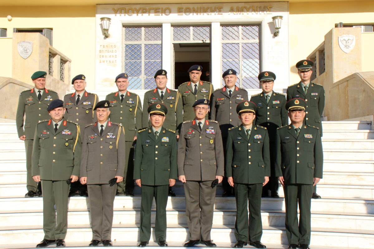 ΓΕΣ: Επίσκεψη κινεζικής αντιπροσωπείας σε Πεντάγωνο – ΚΕΕΔ και ΔΜΧ (φώτο)