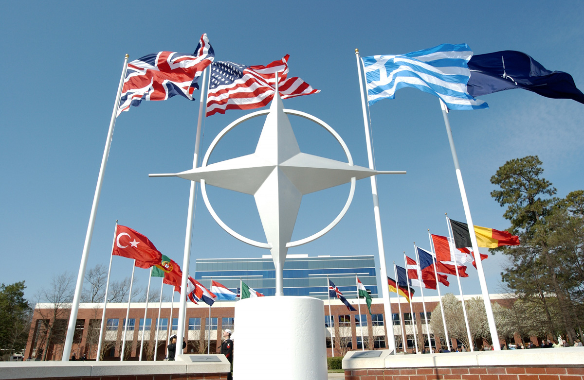 NATO: Στην 3η θέση η Ελλάδα ως προς τα χρήματα που ξοδεύει σε σχέση με το ΑΕΠ της