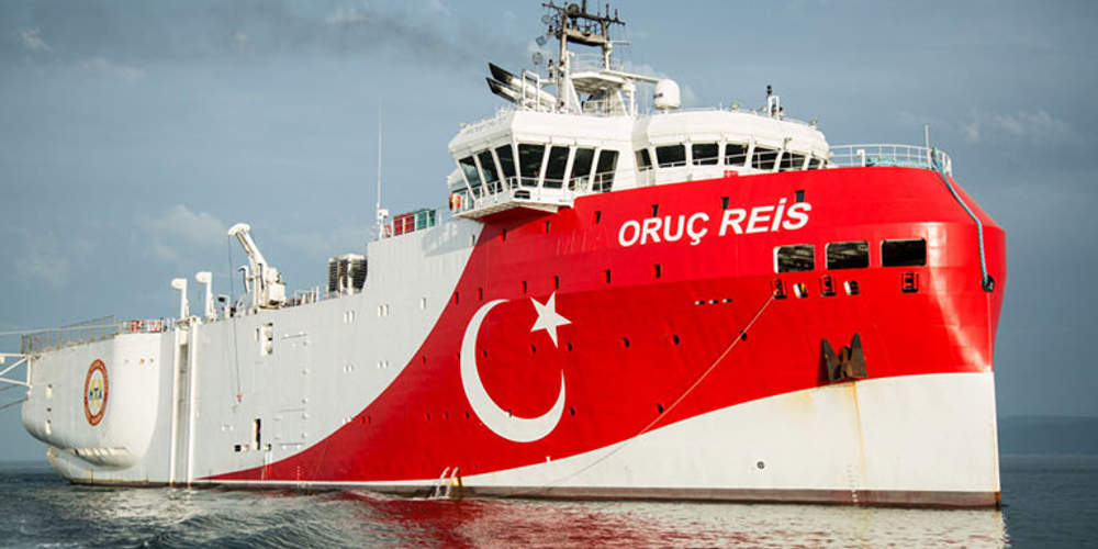 Oruc Reis: Η Τουρκία εξοπλίζει το ερευνητικό της πλοίο με βαθυσκάφος για έρευνες στην ελληνική υφαλοκρηπίδα