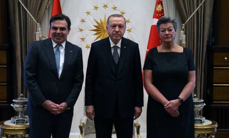 Συνάντηση Σχοινά με Ερντογάν: «Η ΕΕ παραμένει προσηλωμένη στην εφαρμογή όλων των πτυχών της συμφωνίας»