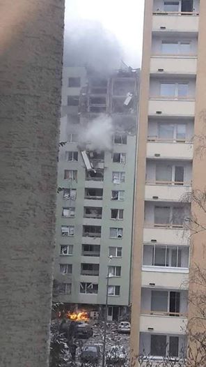 Έκρηξη από διαρροή αερίου σε πολυκατοικία στη Σλοβακία – Τουλάχιστον πέντε νεκροί (βίντεο)