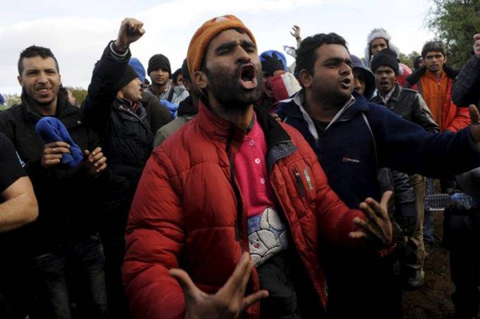 Στις 2.500 ευρώ η ταρίφα για βγει κάποιος αλλοδαπός ευάλωτος λόγω «μετατραυματικού στρες»!