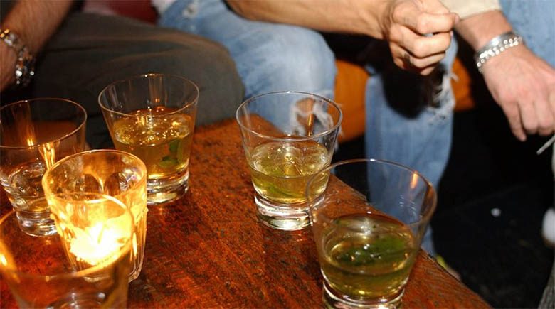 Πώς γίνεται να πίνεις έξυπνα αλλά να μην σε επηρεάζει το αλκοόλ
