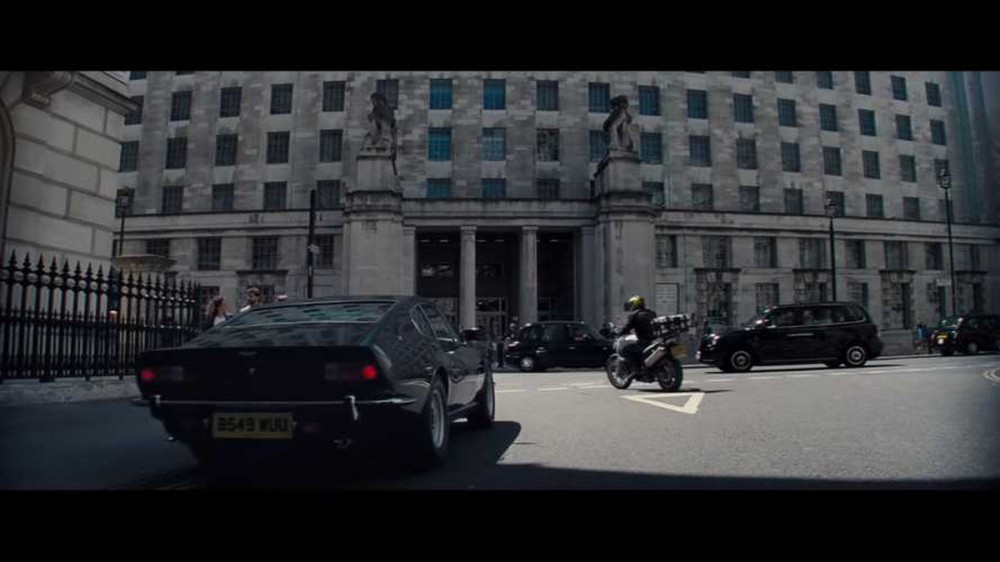 Αυτό είναι το επίσημο τρέιλερ του νέου James Bond που προκαλεί «χαμό» – Με εντυπωσιακές Aston Martin (βίντεο)