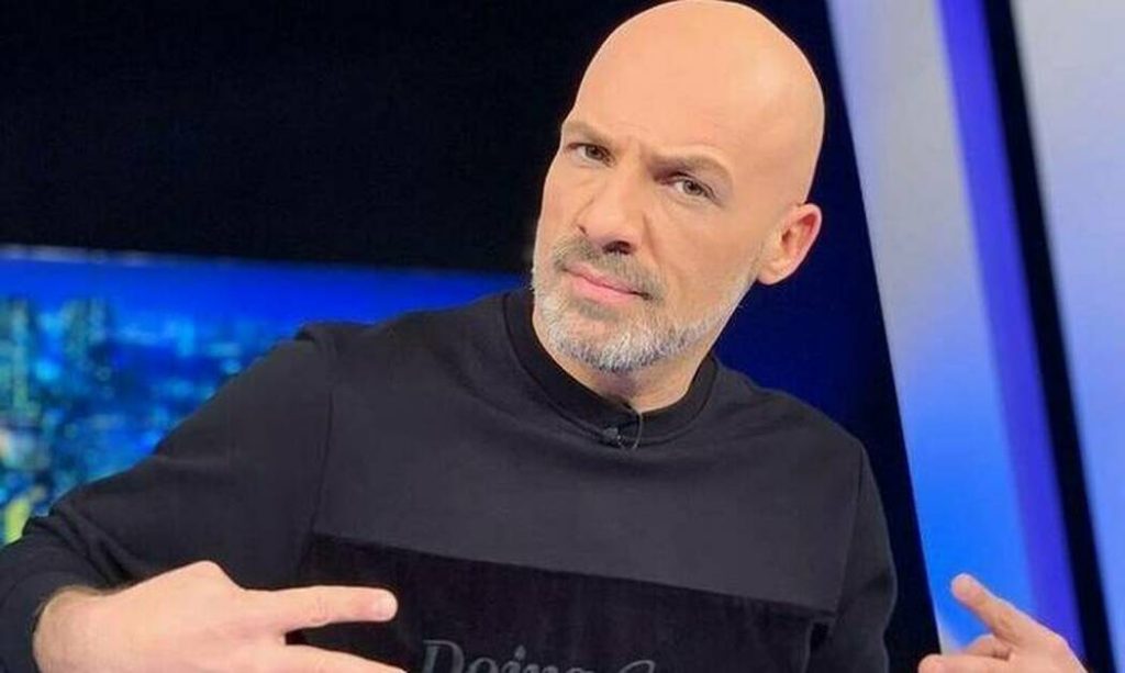 Νίκος Μουτσινάς: Γιορτάζει με δώρο την πρώτη θέση στους πίνακες της Nielsen