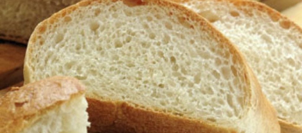 Λευκό ψωμί: Οι κίνδυνοι για την υγεία σας – Γιατί να το «κόψετε»
