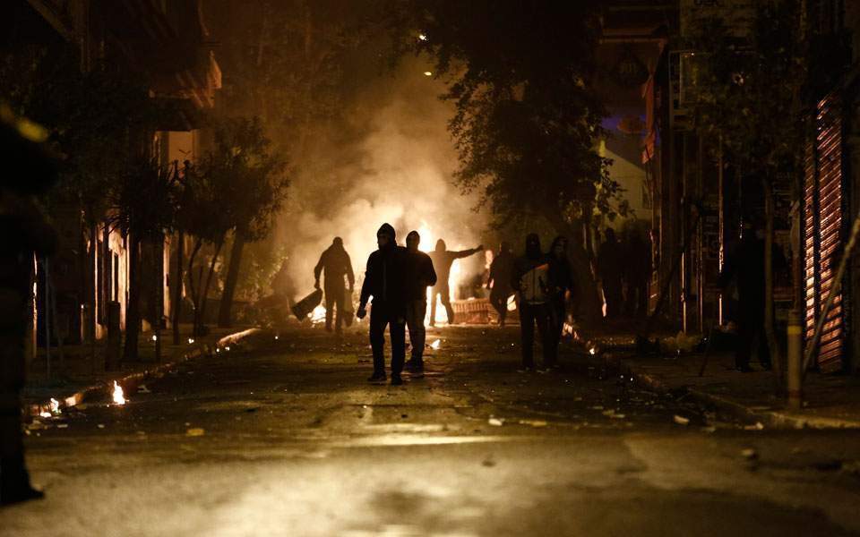 Επέτειος Γρηγορόπουλου: Επεισόδια και 19 συλλήψεις σε Αθήνα – Θεσ/νικη – Πάτρα