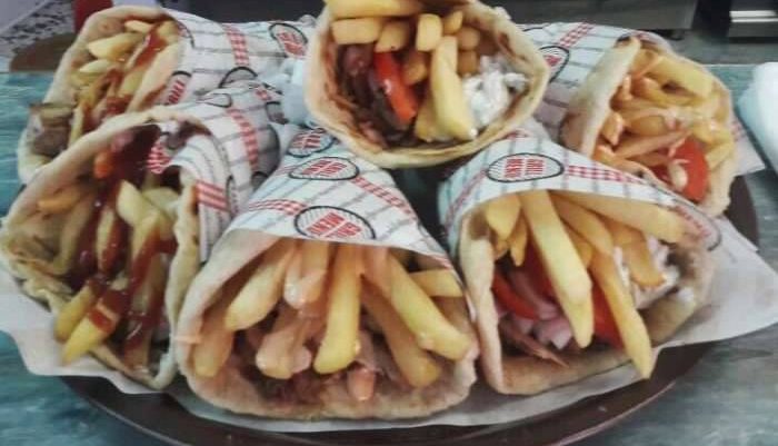 Το σουβλατζίδικο με την καλύτερη χειροποίητη πίτα στην Ελλάδα! (φώτο)