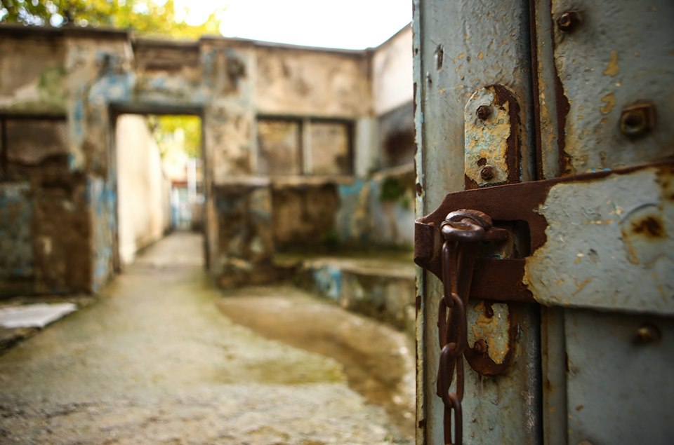 Η πιο σκληρή φυλακή στην Ελλάδα: Το «κολαστήριο ψυχών» που κανείς δεν θέλει να θυμάται (φωτο)