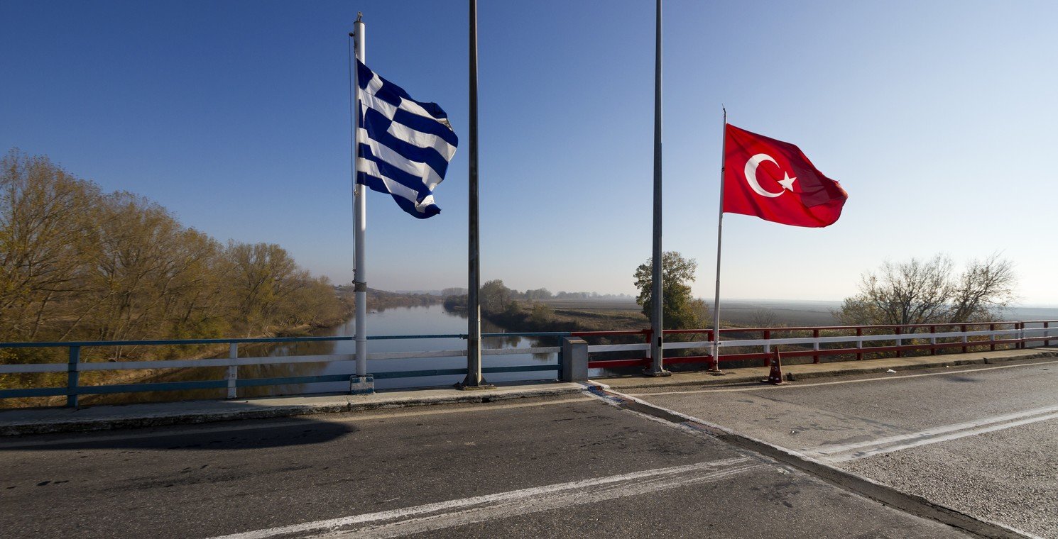 Οι Τούρκοι απέλασαν Ελληνίδα  φερόμενη ως «ισλαμίστρια» – ΕΛ.ΑΣ: «Δεν διώκεται για κάποιο αδίκημα στην Ελλάδα» (upd)