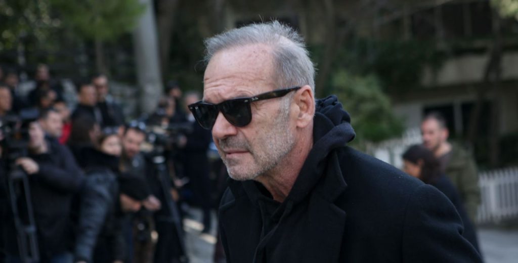 Πέτρος Κωστόπουλος: Καταθέτει μήνυση και αγωγή σε Facebook και Instagram – Εμφανίζουν ότι κέρδισε εκατομμύρια (φωτο)