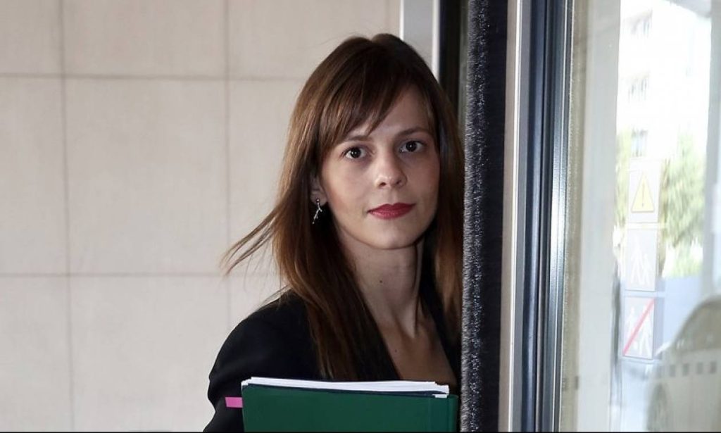 Ε.Αχτσιόγλου: Καταγγέλλει περικοπές συντάξεων από το 2020 – «Τα Μνημόνια δεν θα βγουν ποτέ από τη ΝΔ»