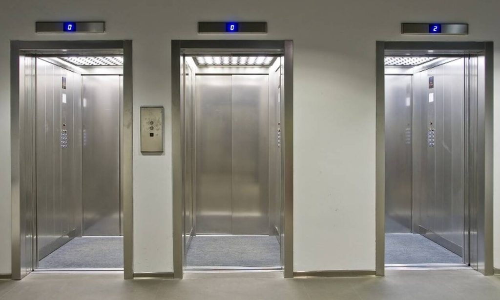 Έχετε αναρωτηθεί; – Γιατί τα ασανσέρ έχουν καθρέφτες στο εσωτερικό τους;