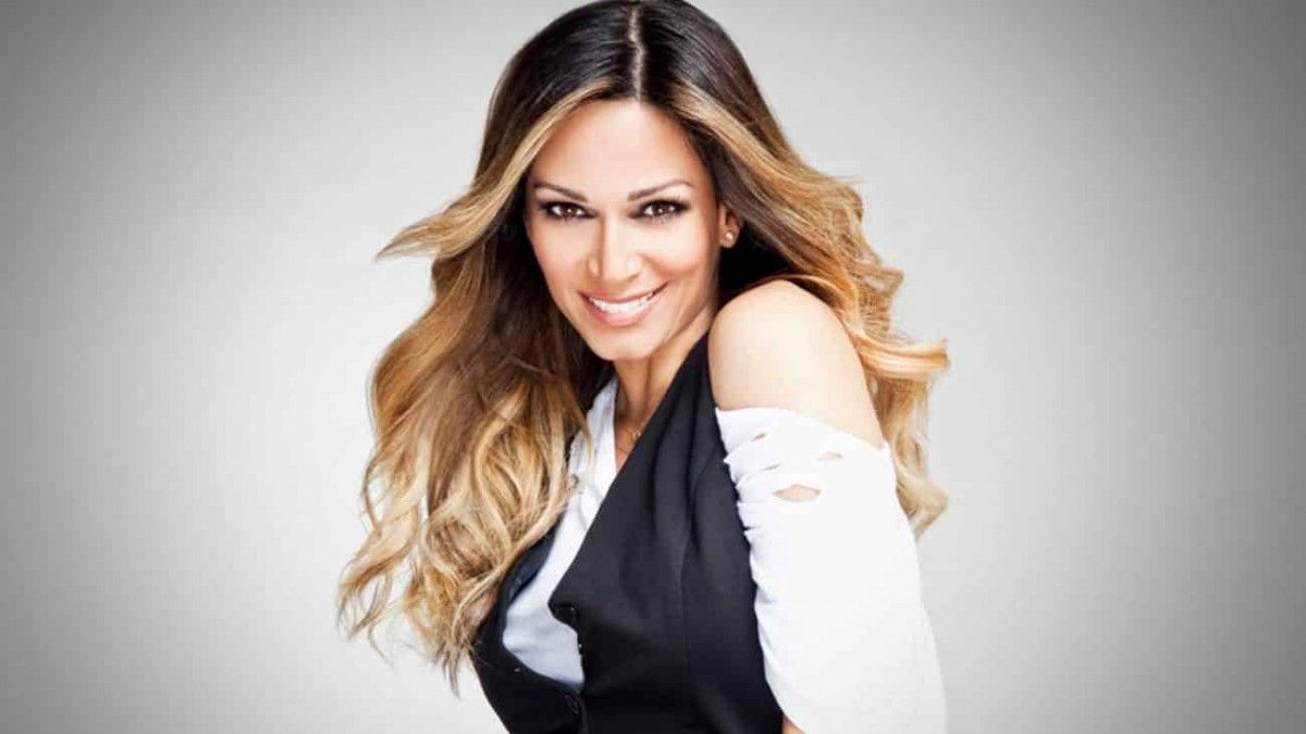 Η Έλλη Κοκκίνου αποκαλύπτει πόσες πλαστικές έχει κάνει και σε ποια σημεία (βίντεο)