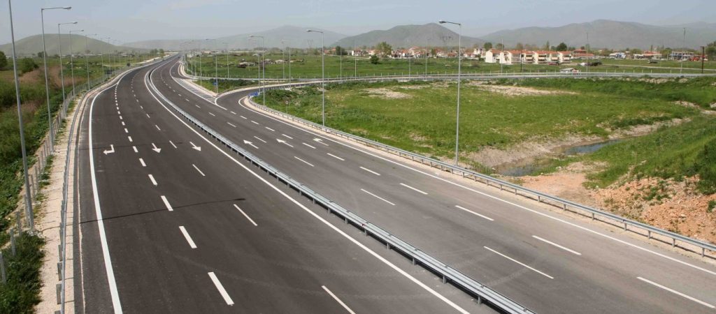 Κρήτη: Μπετονιέρα «γέμισε» μπετά το οδικό δίκτυο! (βίντεο)