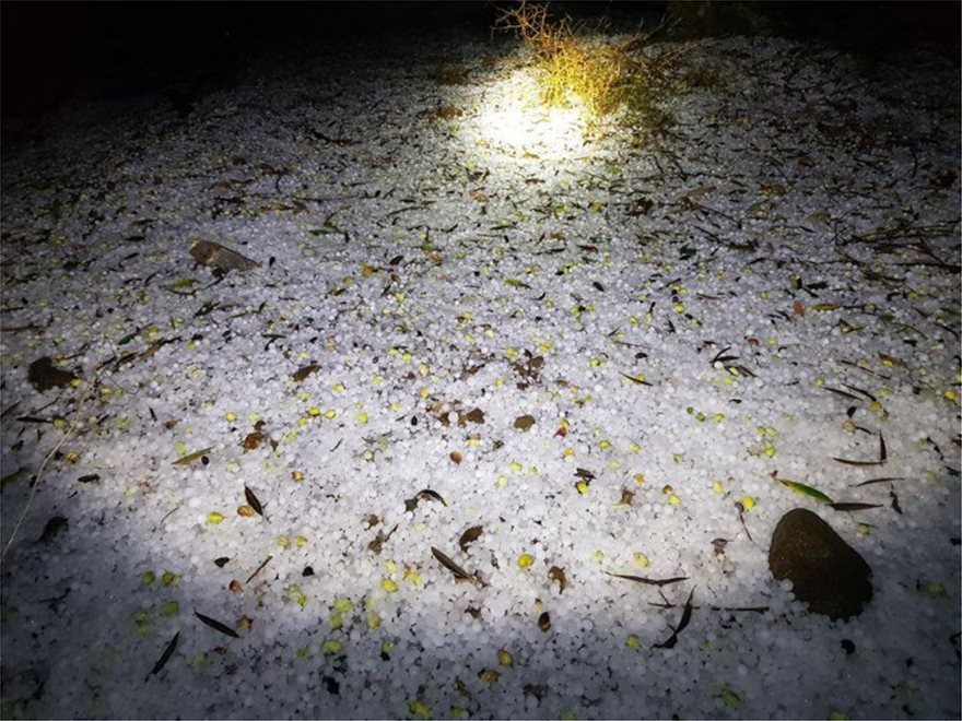 Κρήτη: Σφοδρή χαλαζόπτωση το βράδυ στο νησί (φώτο)