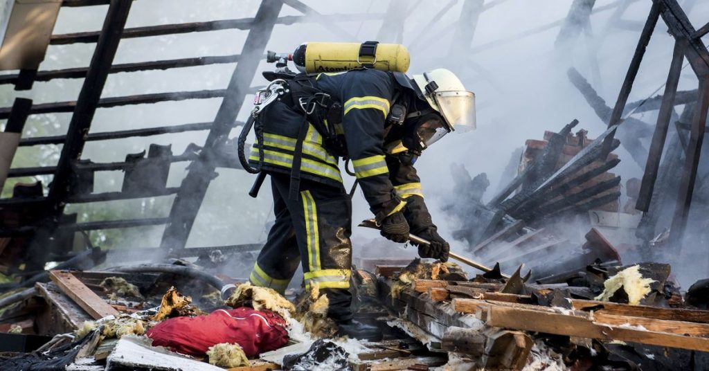 Γερμανία: Γεμάτο φιάλες και πυρομαχικά το διαμέρισμα που έγινε «μπουρλότο»