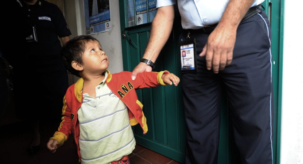 Φιλανδία: Τους πήραν το παιδί επειδή δεν του επέτρεψαν να κάνει εγχείριση αλλαγής φύλου στα 15!