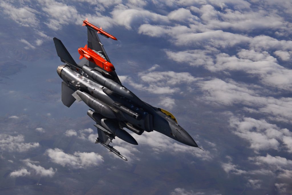 SOM C1/C2: Με εντατικούς ρυθμούς οι δοκιμές του τουρκικού πυραύλου κατά σκαφών επιφανείας