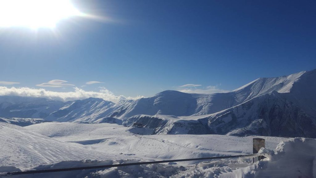 Αυτοί είναι οι 4+1 βασικοί κανόνες που πρέπει να ακολουθείς στο χιονισμένο βουνό