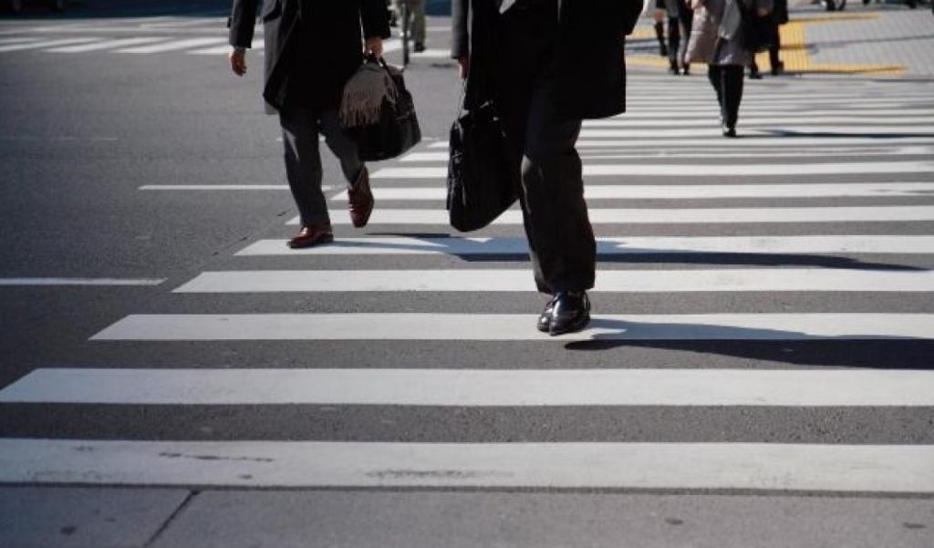 Πρόστιμα και για τους πεζούς προβλέπει ο νέος ΚΟΚ (βίντεο)