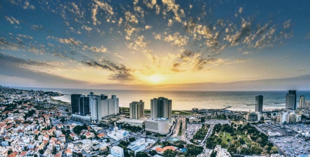 Η πόλη που έχουν αποκαλέσει η Νέα Υόρκη της μεσογείου – Χιλιάδες τουρίστες την επισκέπτονται κάθε χρόνο (βίντεο)