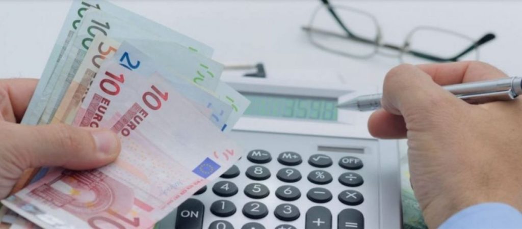 Νέος φορολογικός νόμος: Οι ελαφρύνσεις σε μισθωτούς και συνταξιούχους