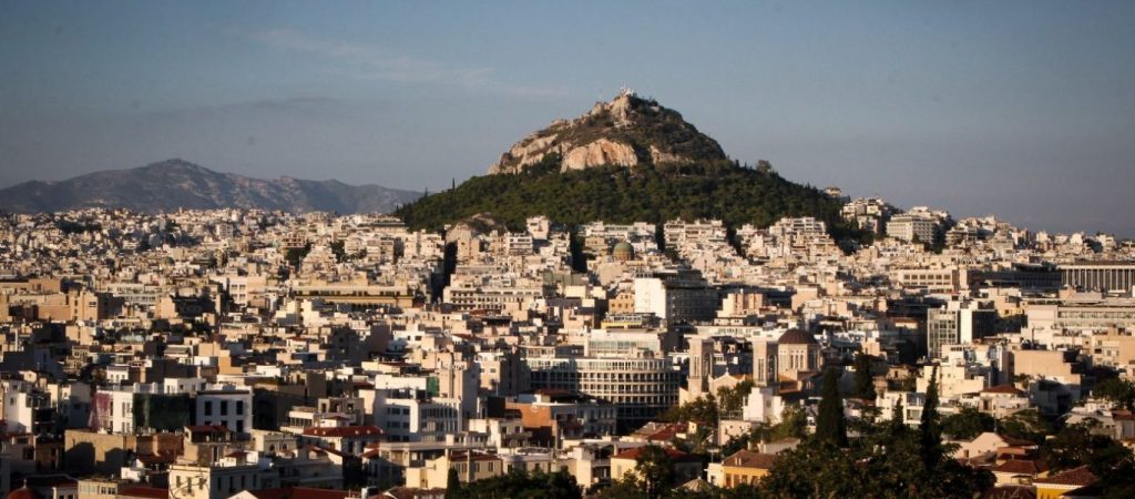 Ακίνητα: Ανατροπές στη φορολογία και τις μεταβιβάσεις το 2020 – Φορολογικά οφέλη και αλλαγές στις βραχυχρόνιες μισθώσεις