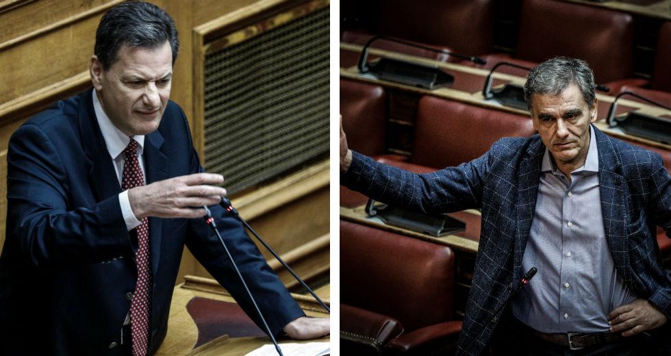 «Πανικός» στη Βουλή για τη μεσαία τάξη – «Άγρια» κόντρα Θ.Σκυλακάκη-Ευ.Τσακαλώτου