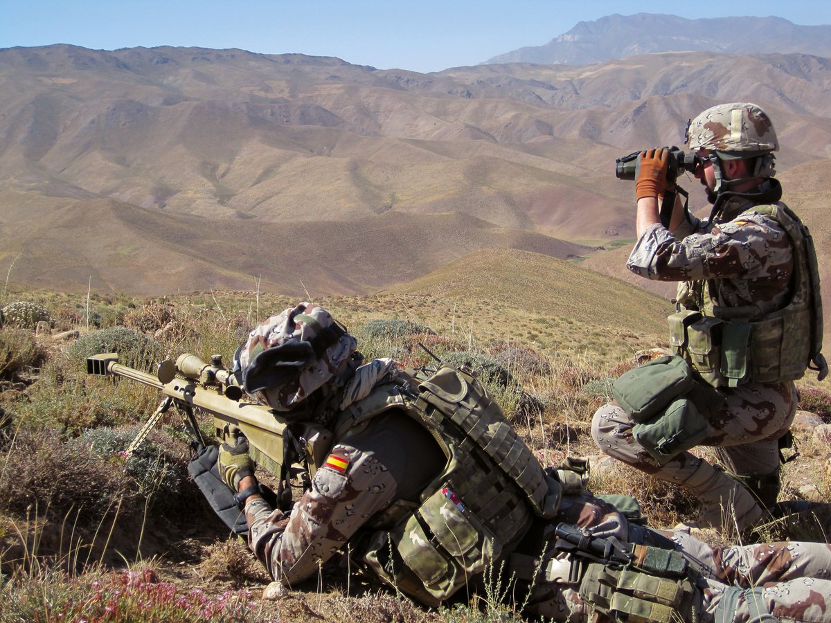Ισπανοί αμφίβιοι καταδρομείς: Άσκηση με CH-47 Chinook – Δείτε το εντυπωσιακό βίντεο