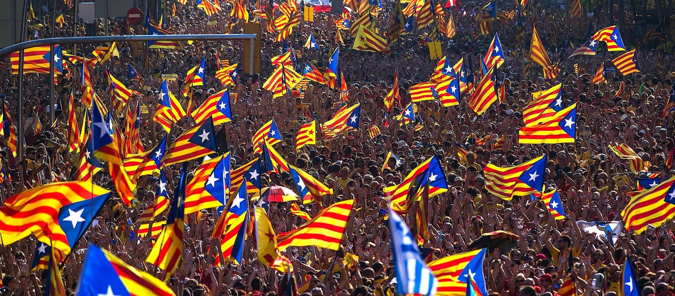 Εκατοντάδες Καταλανοί υπέρ της αυτονόμησης «απέκλεισαν» το Καμπ Νου πριν το Μπαρτσελόνα – Ρεάλ (βίντεο)