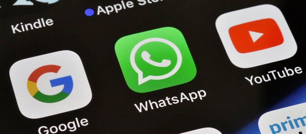 WhatsApp: Προσοχή σε κακόβουλο λογισμικό που σβήνει όλες τις συνομιλίες μας