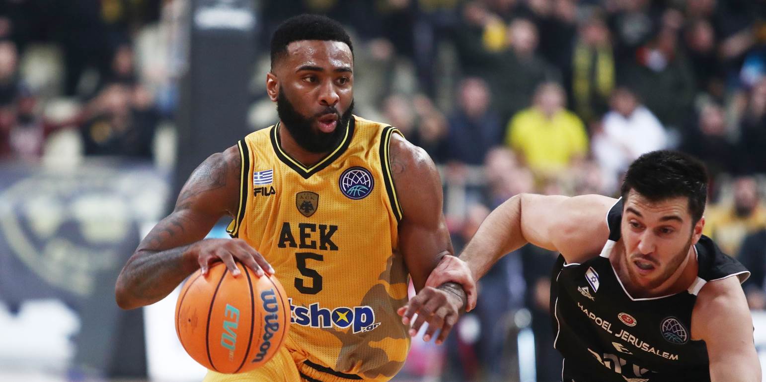 Οπαδοί της ΑΕΚ έκαψαν σημαία του Ισραήλ στο ΟΑΚΑ – Σοβαρός κίνδυνος τιμωρίας για τον «Δικέφαλο» (βίντεο)