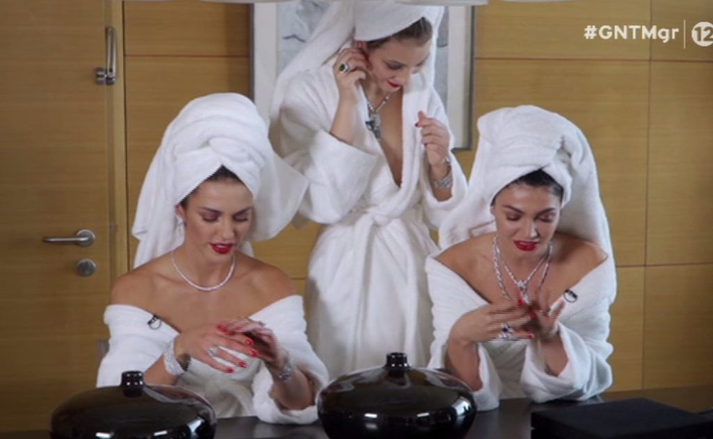 GNTM: Με μπουρνούζι και κοσμήματα στην πρώτη δοκιμασία τα κορίτσια (φωτο)