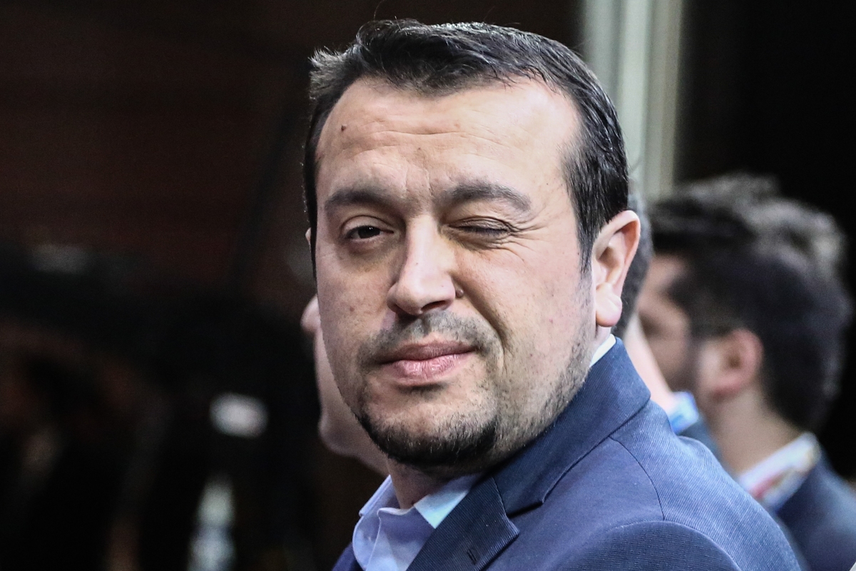 Ο Νίκος Παππάς «τρολάρει» με χριστουγεννιάτικη κάρτα τη ΝΔ – «Γιορτές με ΣΥΡΙΖΑ γιορτές με ΝΔ» (φωτο)